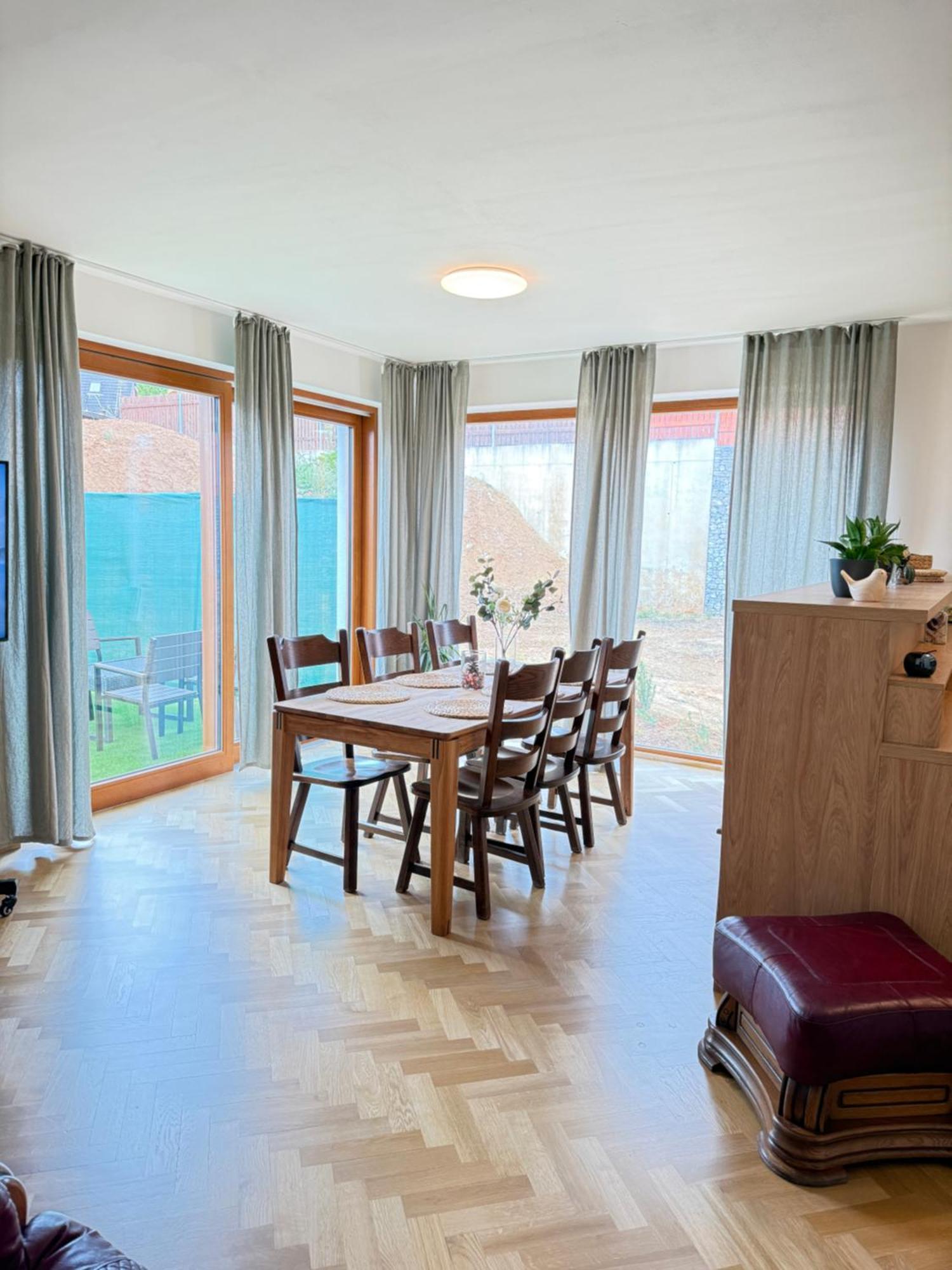 Familyvilla, New 4 Luxury Big Apartments, Parking 프라하 외부 사진