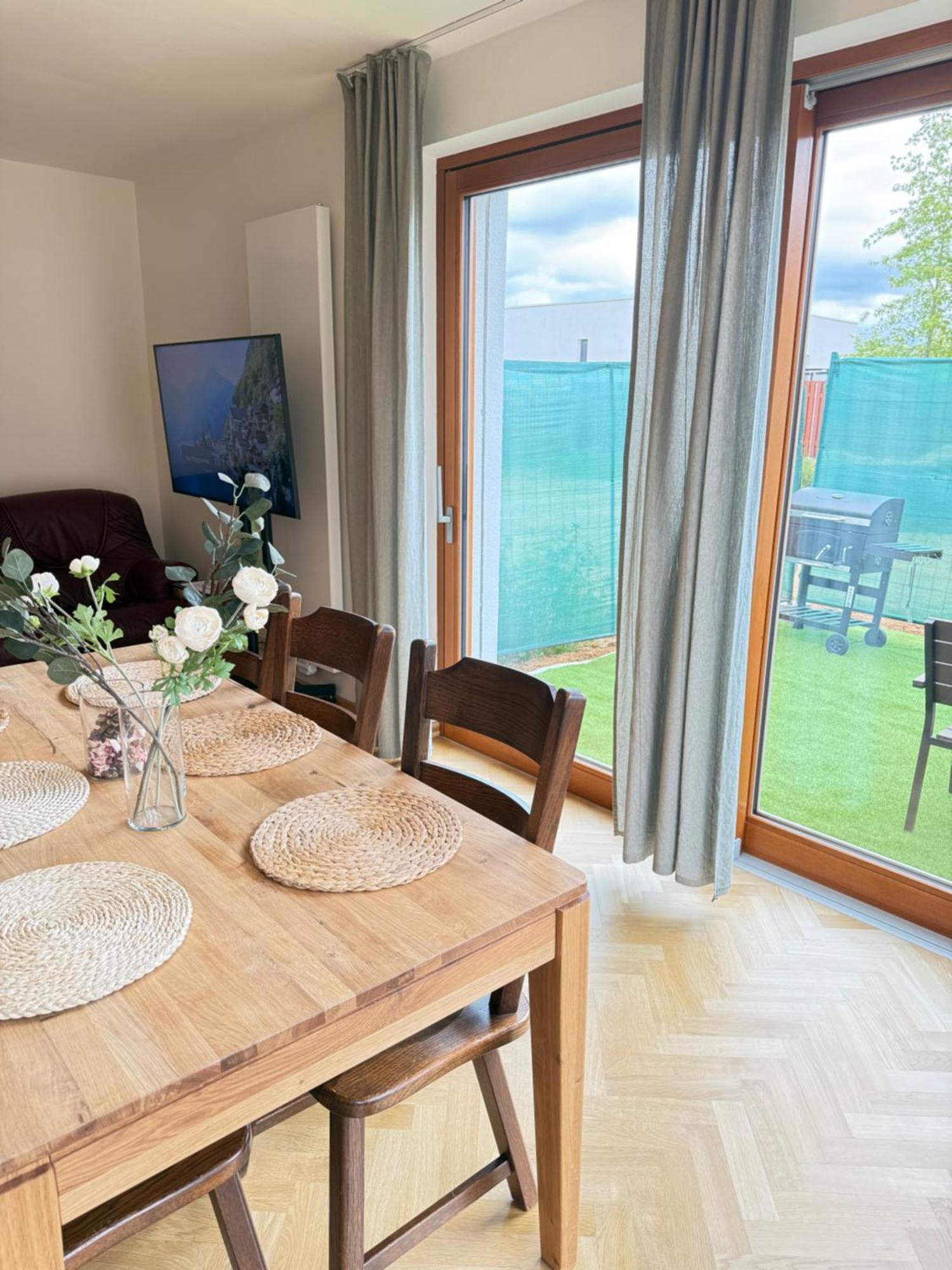 Familyvilla, New 4 Luxury Big Apartments, Parking 프라하 외부 사진