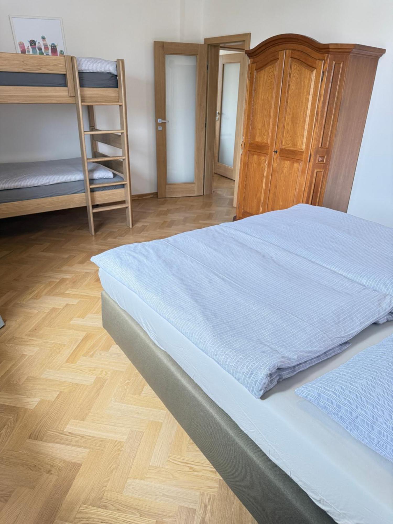 Familyvilla, New 4 Luxury Big Apartments, Parking 프라하 외부 사진