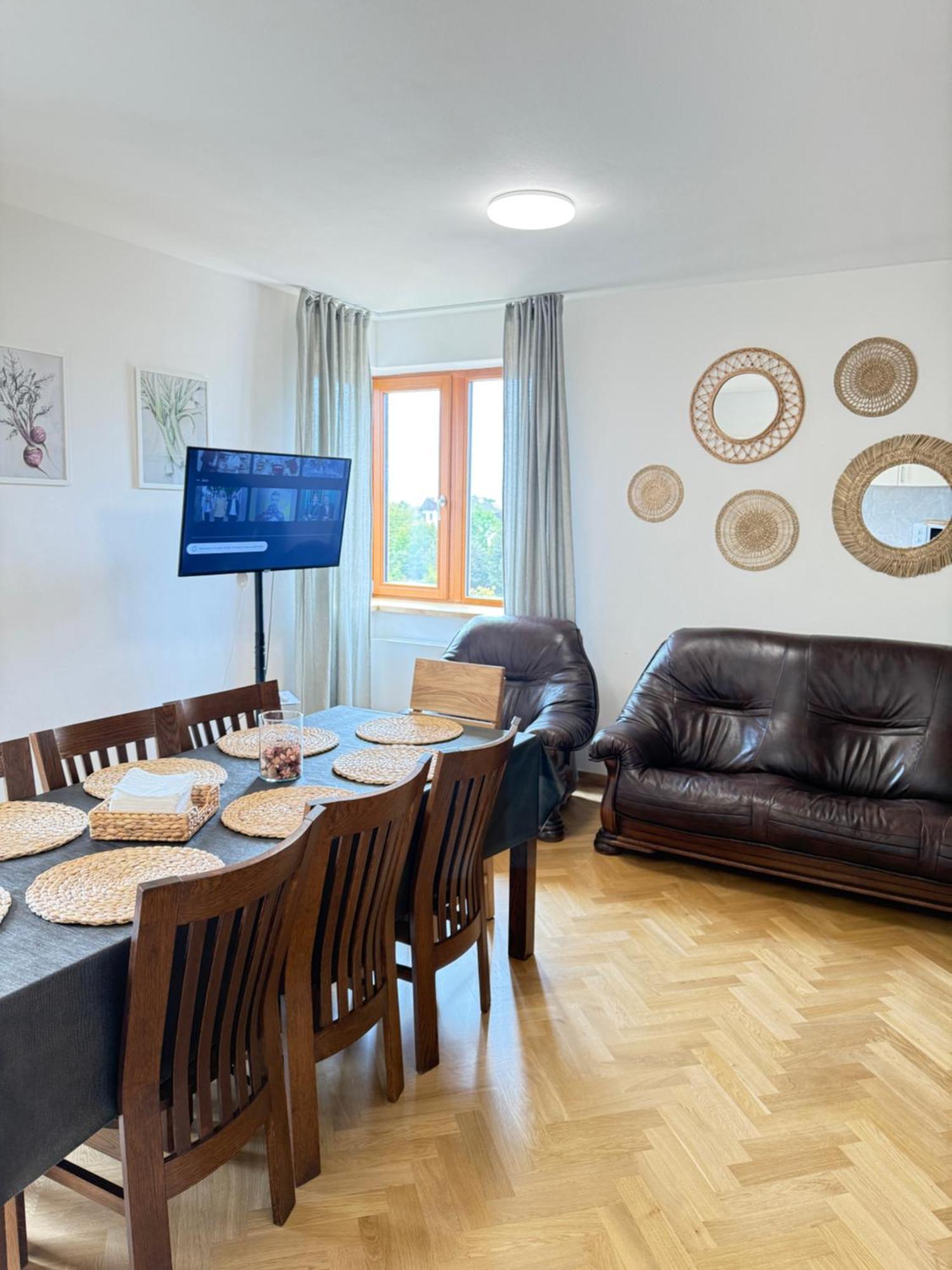 Familyvilla, New 4 Luxury Big Apartments, Parking 프라하 외부 사진