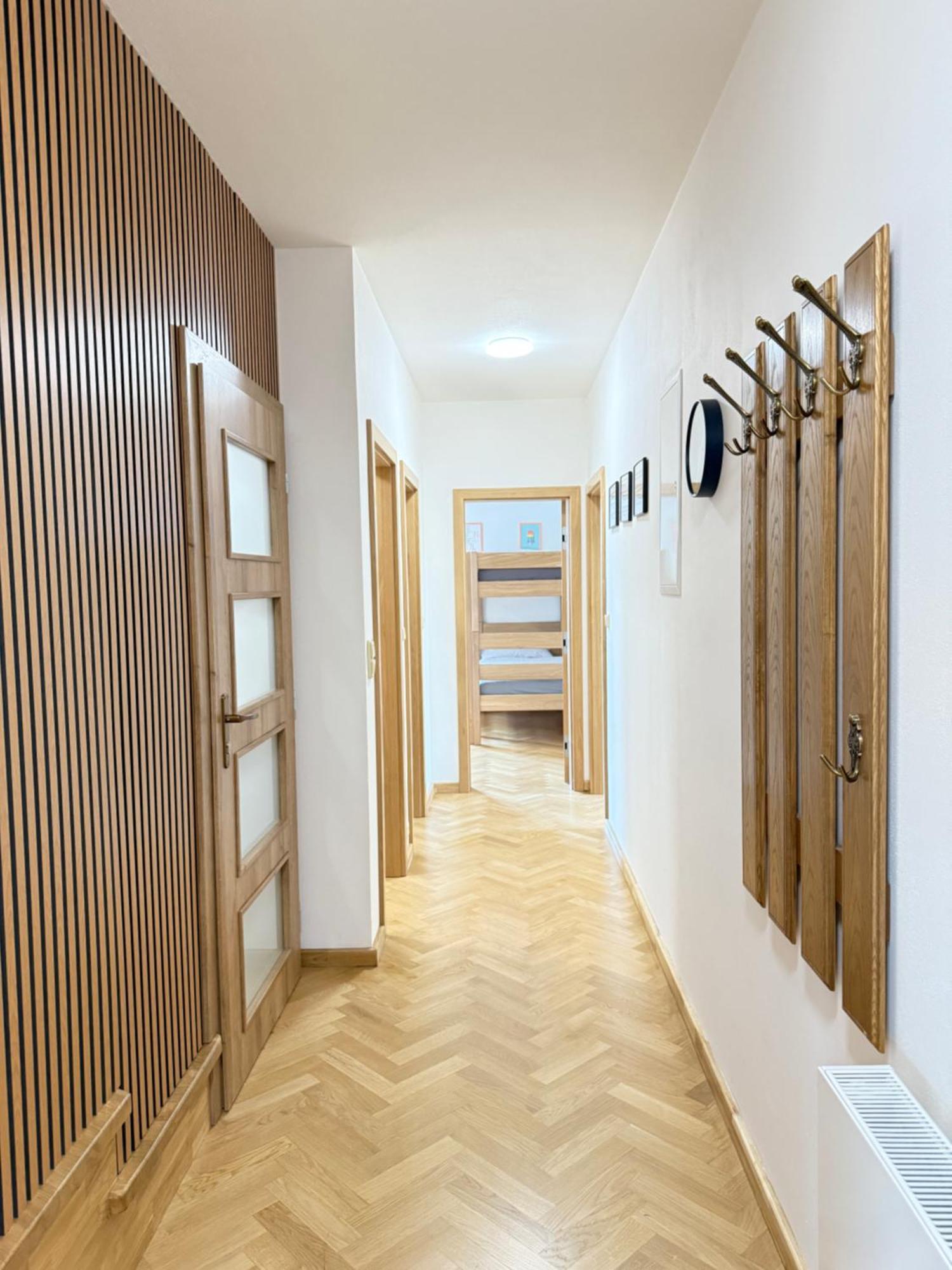 Familyvilla, New 4 Luxury Big Apartments, Parking 프라하 외부 사진