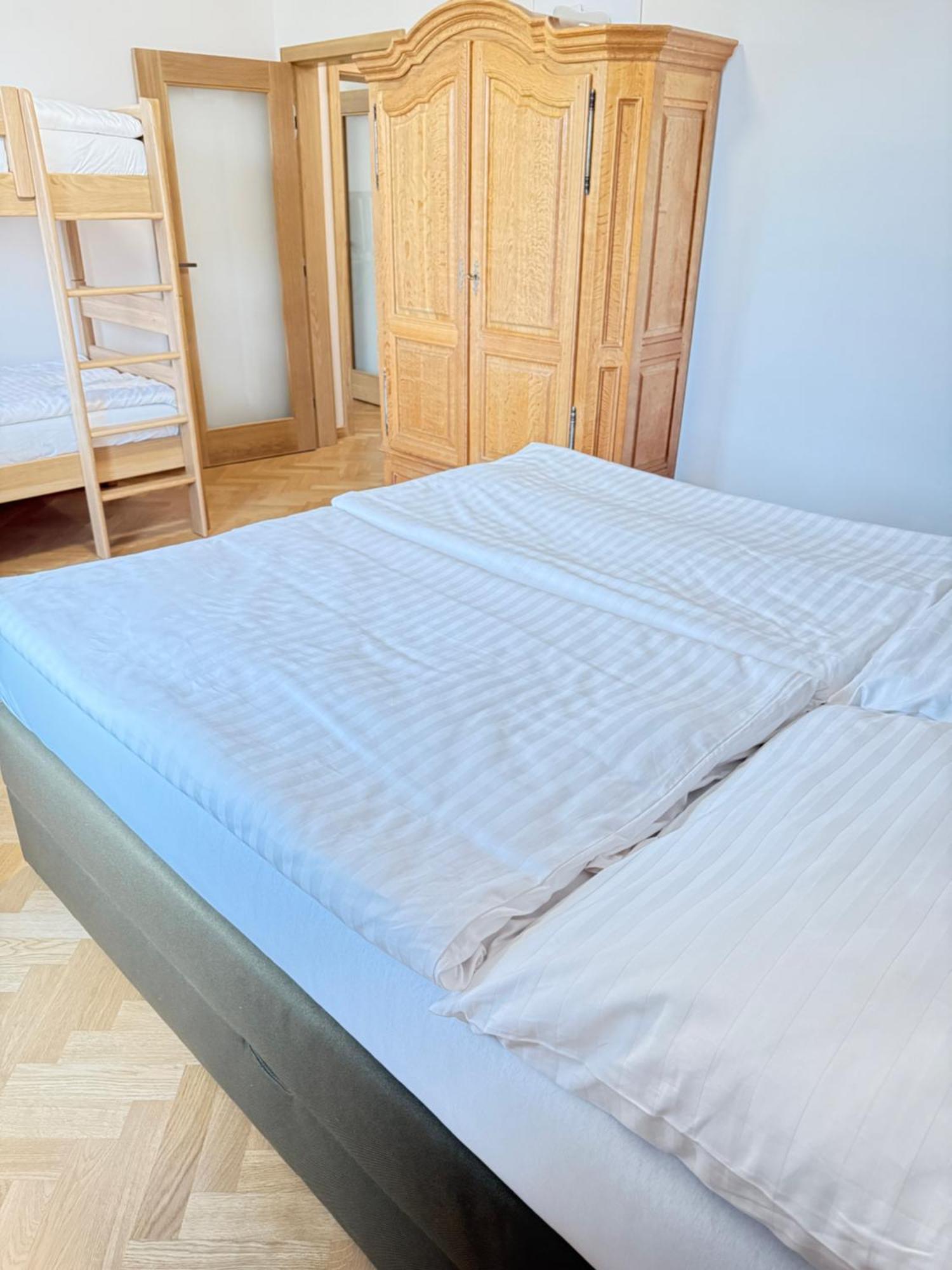 Familyvilla, New 4 Luxury Big Apartments, Parking 프라하 외부 사진